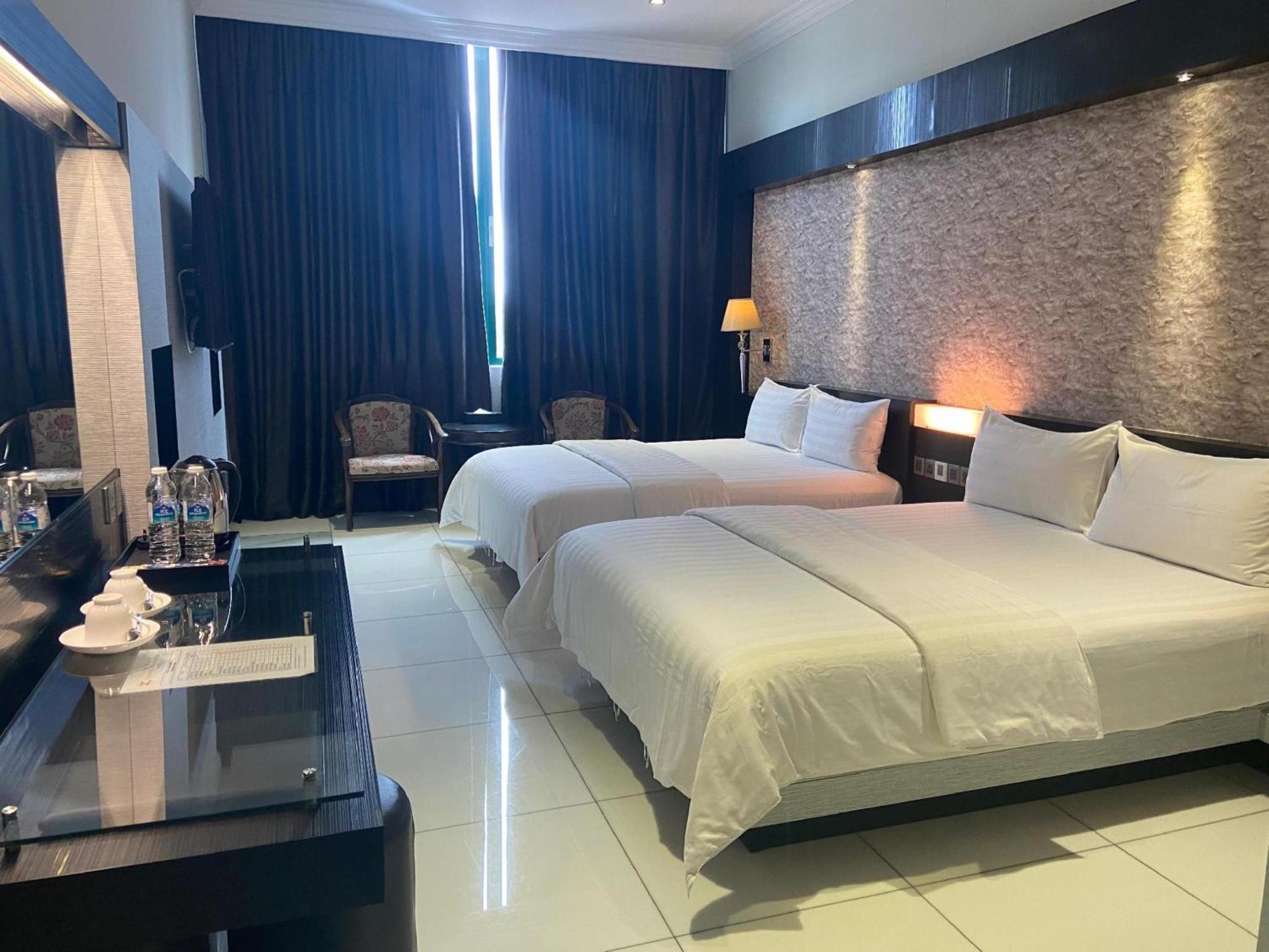 Oyo 90934 Tong Villion Hotel Muadzam Shah Luaran gambar